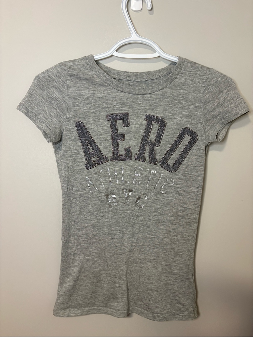 Y2K Aeropostale Heather Grey Short Sleeve Embroidered Logo Tee, Silver Details
